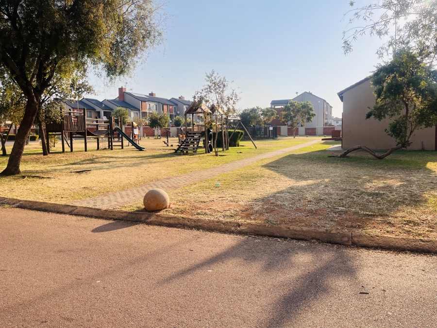 1 Bedroom Property for Sale in The Orchards Gauteng