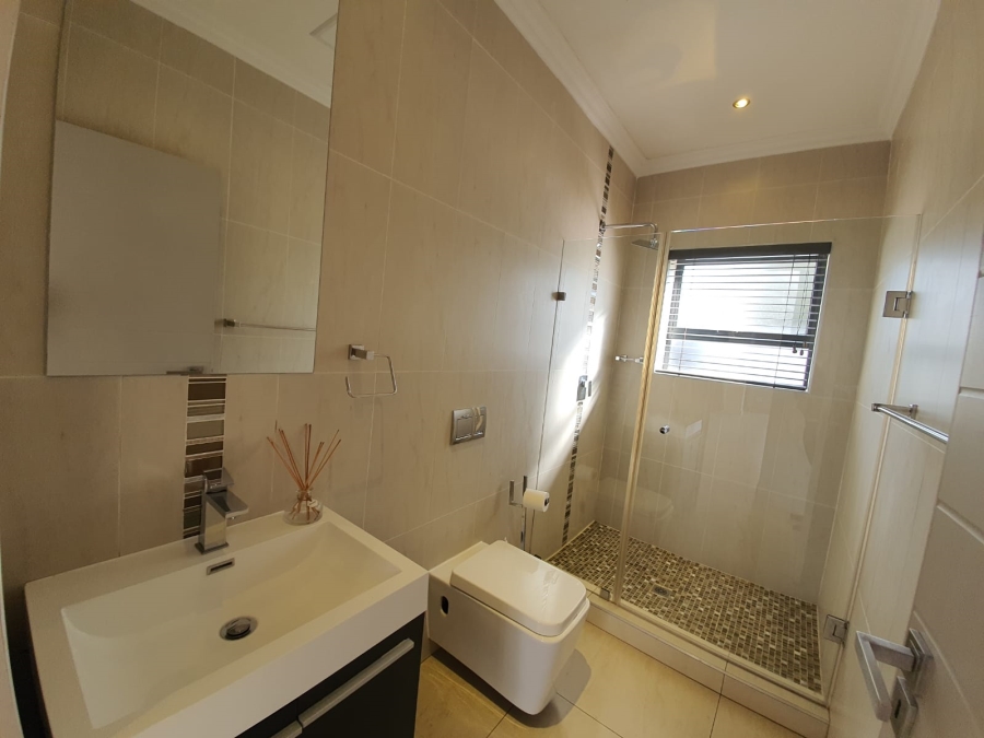 To Let 4 Bedroom Property for Rent in Midstream Estate Gauteng