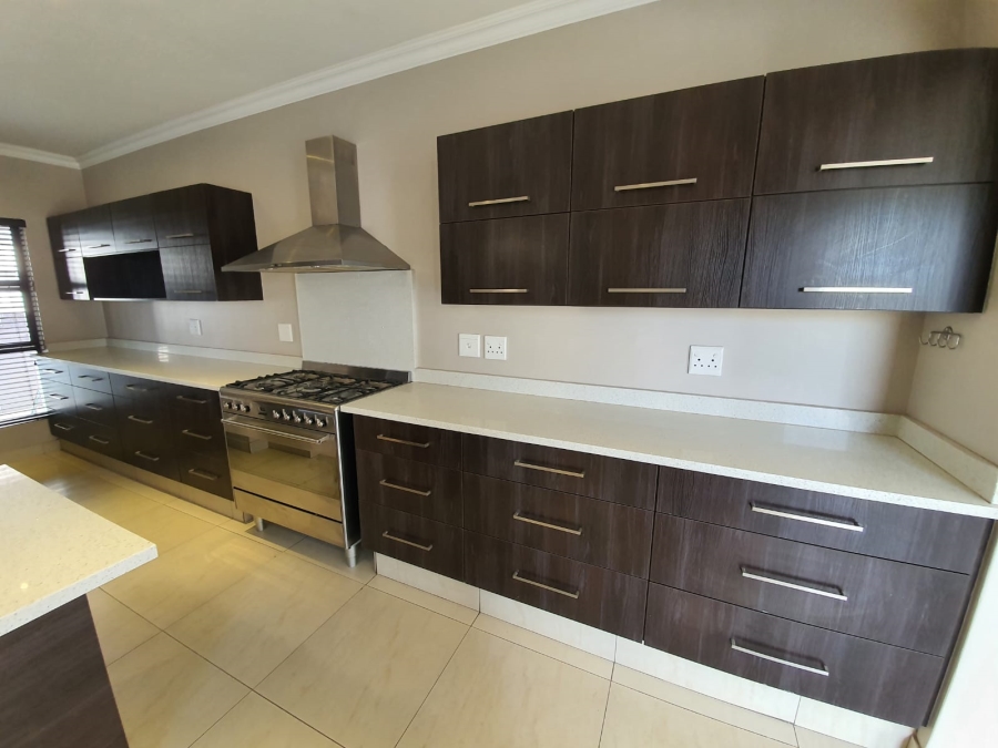 To Let 4 Bedroom Property for Rent in Midstream Estate Gauteng