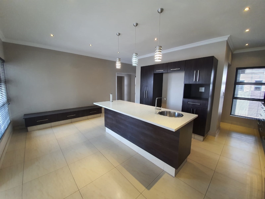 To Let 4 Bedroom Property for Rent in Midstream Estate Gauteng