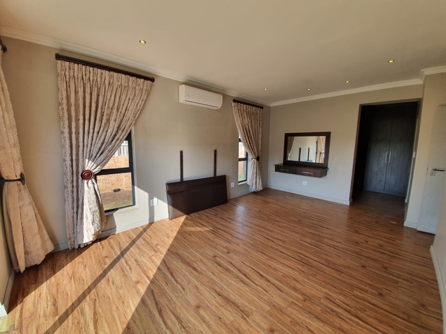 To Let 4 Bedroom Property for Rent in Midstream Estate Gauteng