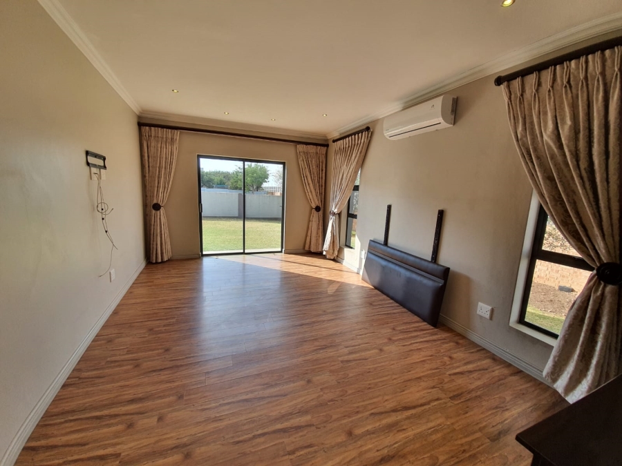 To Let 4 Bedroom Property for Rent in Midstream Estate Gauteng