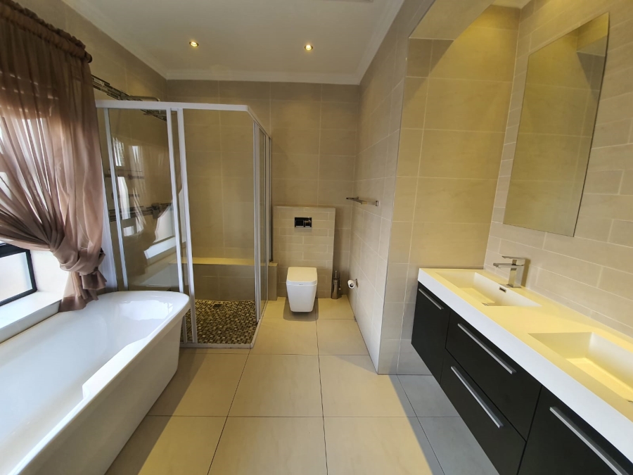 To Let 4 Bedroom Property for Rent in Midstream Estate Gauteng
