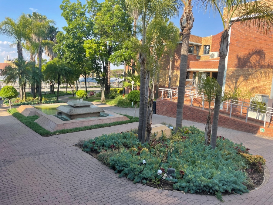 To Let commercial Property for Rent in Randjespark Gauteng