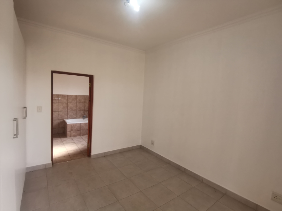 1 Bedroom Property for Sale in Blue Hills AH Gauteng