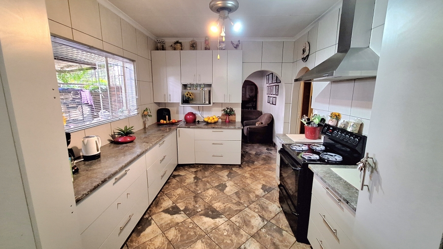3 Bedroom Property for Sale in East Lynne Gauteng