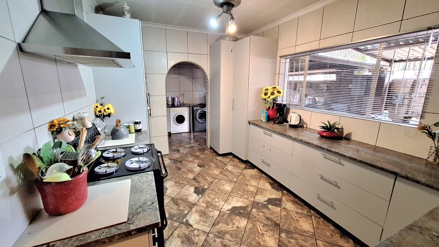 3 Bedroom Property for Sale in East Lynne Gauteng