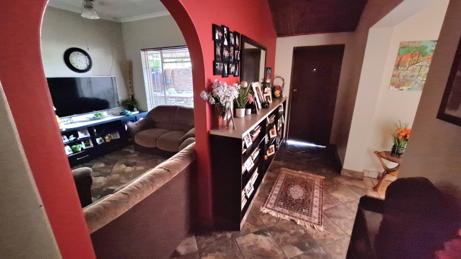 3 Bedroom Property for Sale in East Lynne Gauteng