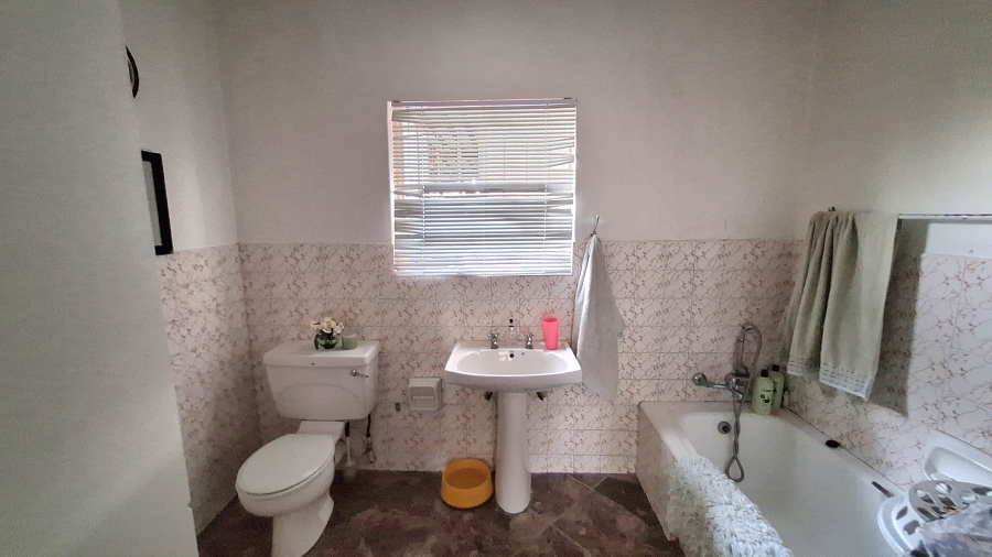 3 Bedroom Property for Sale in East Lynne Gauteng