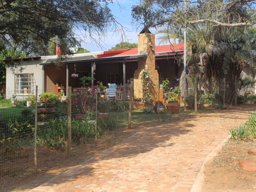 Commercial Property for Sale in Agricultural Holding 501 Gauteng