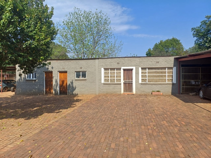 Commercial Property for Sale in Agricultural Holding 501 Gauteng