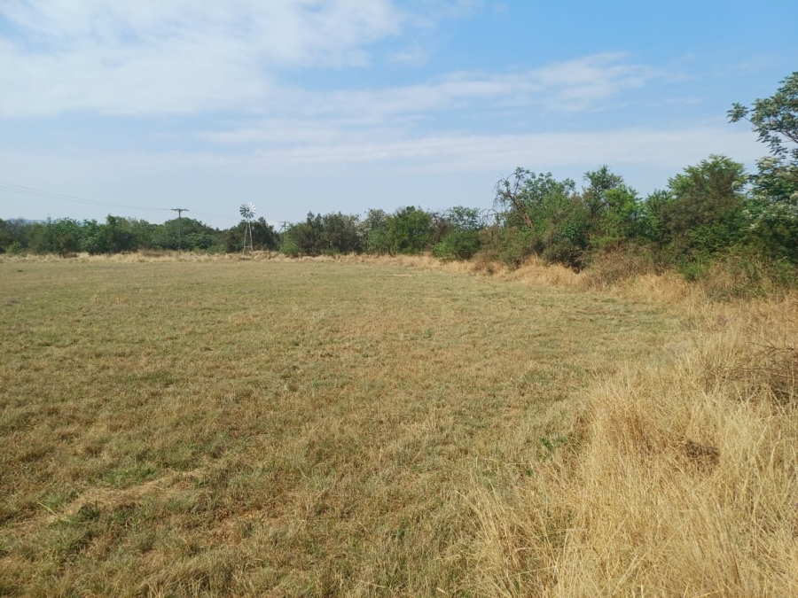 Commercial Property for Sale in Agricultural Holding 501 Gauteng