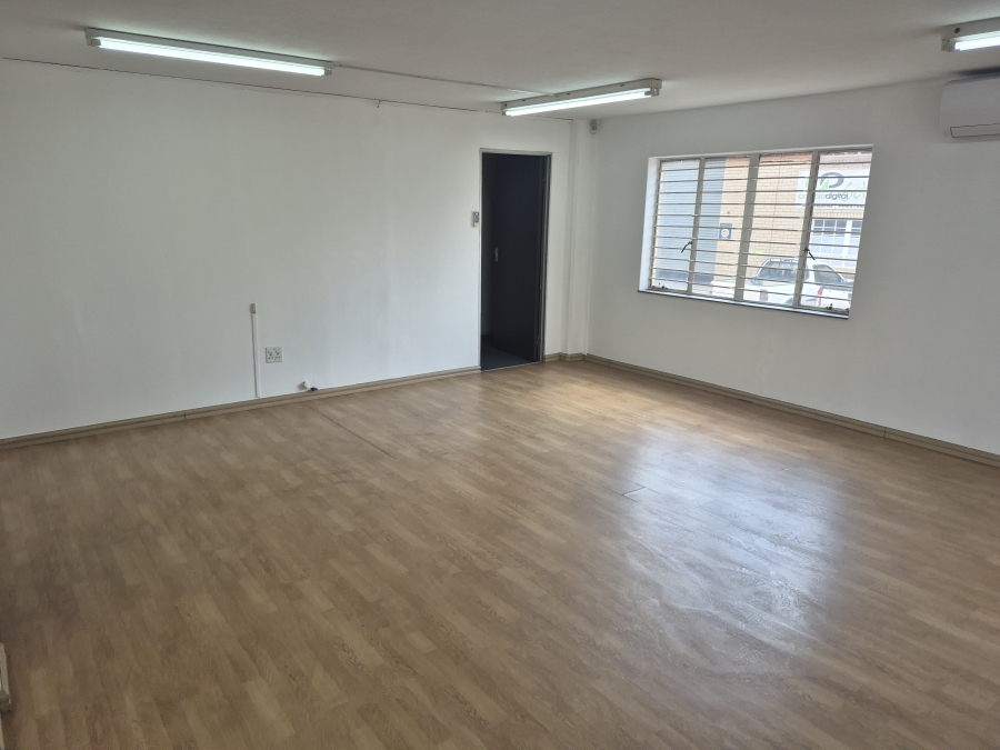 To Let commercial Property for Rent in Sunnyrock Gauteng