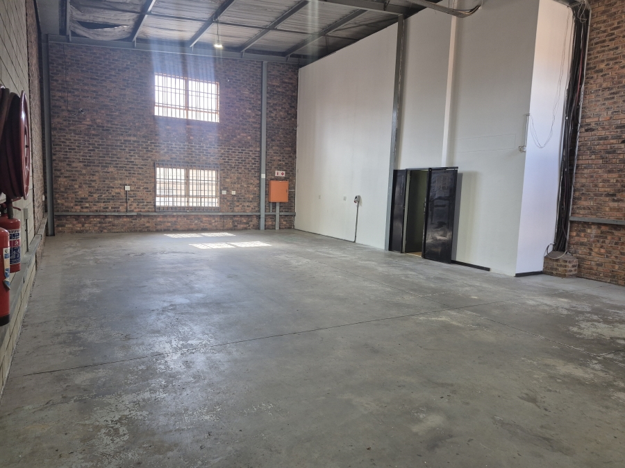 To Let commercial Property for Rent in Sunnyrock Gauteng