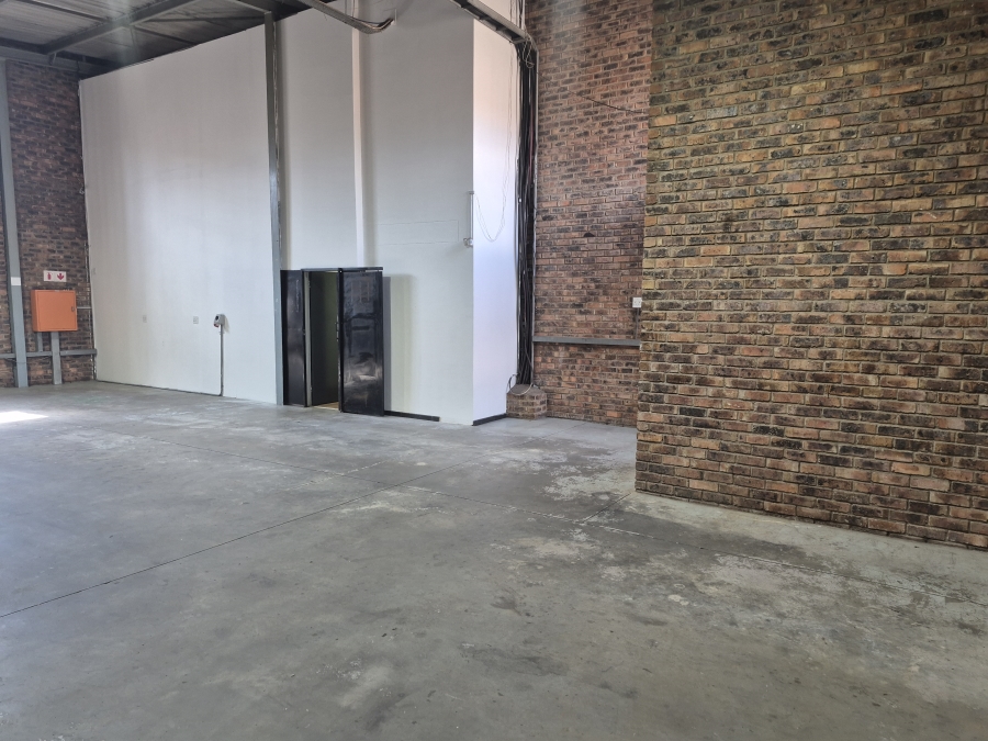 To Let commercial Property for Rent in Sunnyrock Gauteng