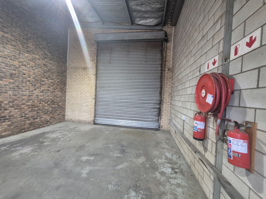 To Let commercial Property for Rent in Sunnyrock Gauteng