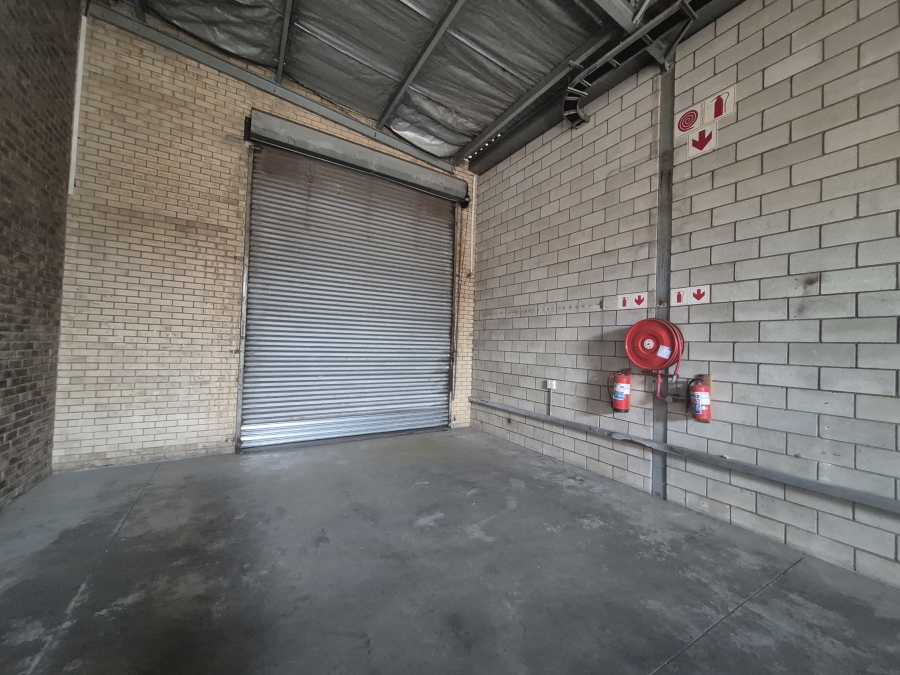 To Let commercial Property for Rent in Sunnyrock Gauteng