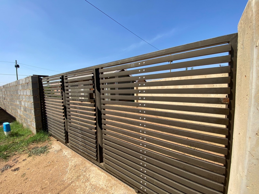 3 Bedroom Property for Sale in Savanna City Gauteng