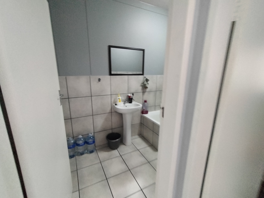 2 Bedroom Property for Sale in Pretoria North Gauteng