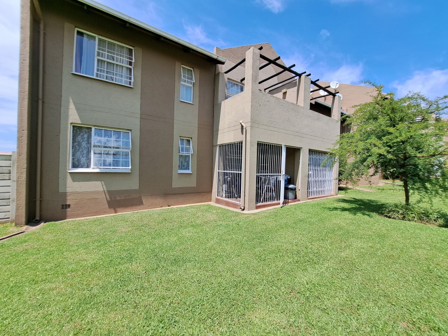To Let 2 Bedroom Property for Rent in Meyersdal Gauteng