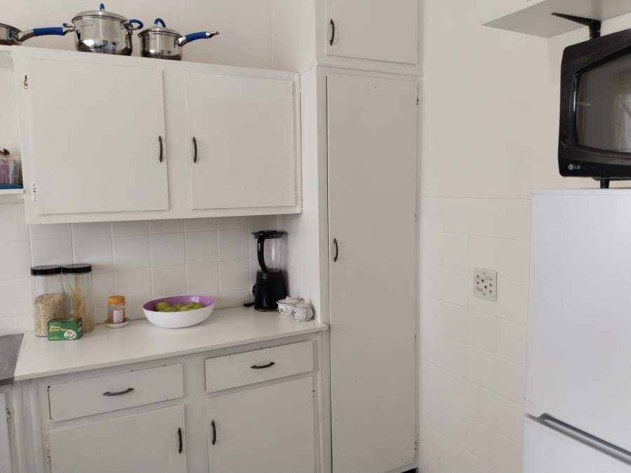 To Let 2 Bedroom Property for Rent in Florida Lake Gauteng
