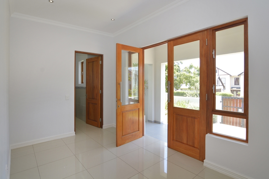 To Let 4 Bedroom Property for Rent in Waterfall Country Village Gauteng