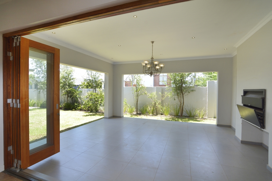 To Let 4 Bedroom Property for Rent in Waterfall Country Village Gauteng