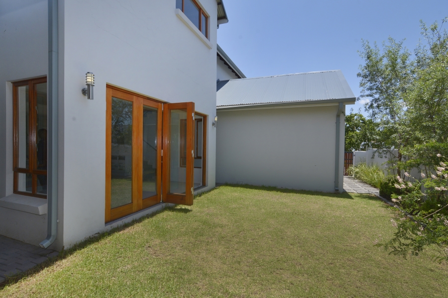 To Let 4 Bedroom Property for Rent in Waterfall Country Village Gauteng