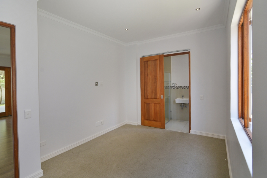 To Let 4 Bedroom Property for Rent in Waterfall Country Village Gauteng