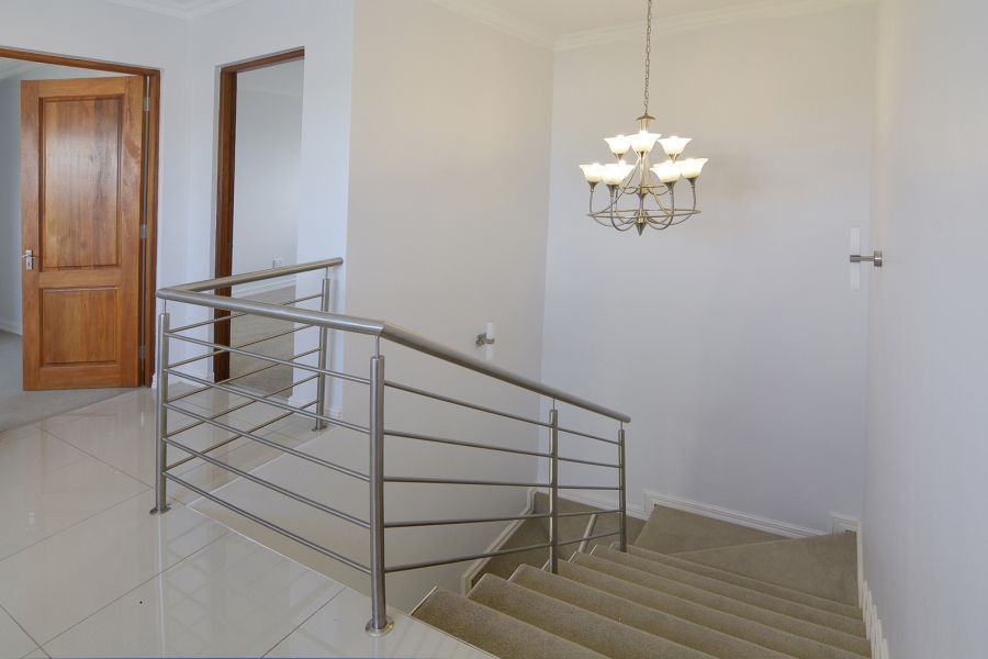 To Let 4 Bedroom Property for Rent in Waterfall Country Village Gauteng