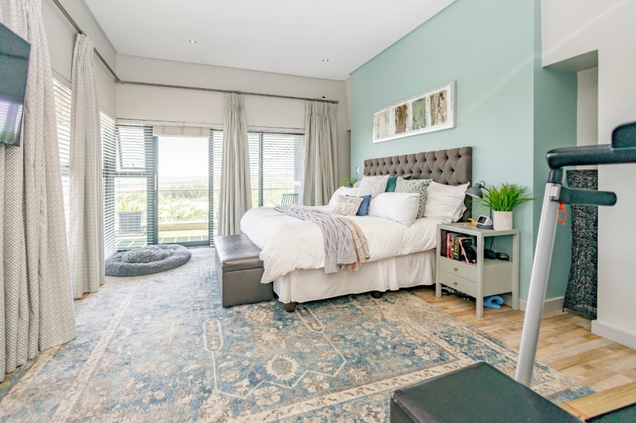 5 Bedroom Property for Sale in Copperleaf Estate Gauteng