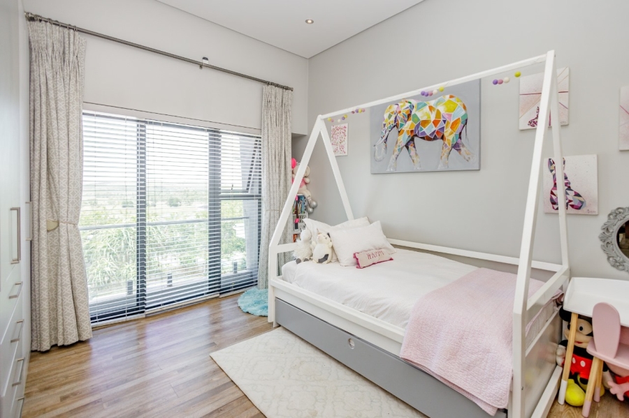 5 Bedroom Property for Sale in Copperleaf Estate Gauteng