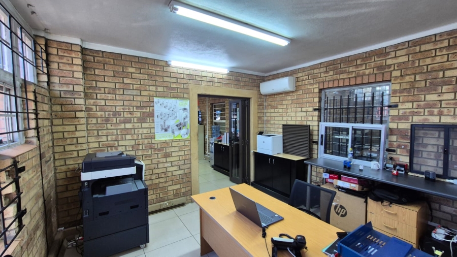 To Let commercial Property for Rent in Hennops Park Industrial Gauteng