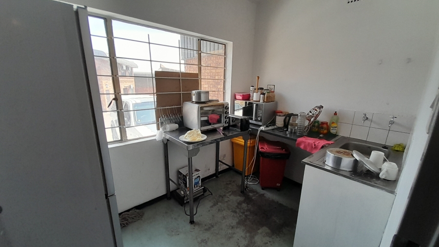 To Let commercial Property for Rent in Halfway House Gauteng