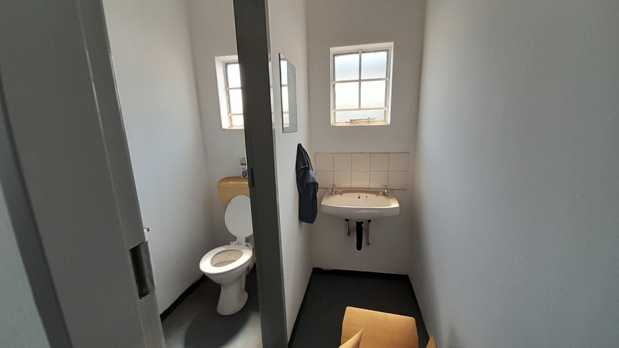 To Let commercial Property for Rent in Halfway House Gauteng