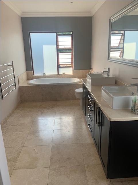 To Let 5 Bedroom Property for Rent in Bryanston Gauteng