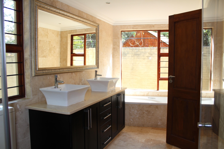 To Let 5 Bedroom Property for Rent in Bryanston Gauteng