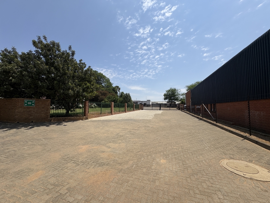 To Let commercial Property for Rent in Pomona Gauteng