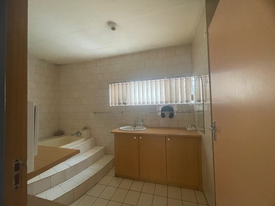 Commercial Property for Sale in Erasmia Gauteng