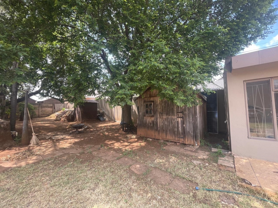 Commercial Property for Sale in Erasmia Gauteng
