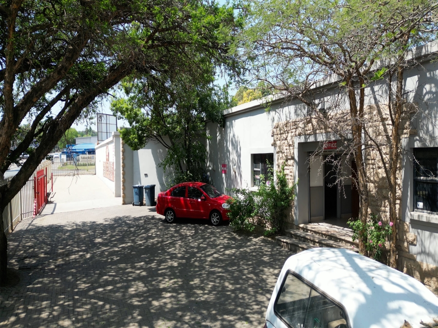 Commercial Property for Sale in Fontainebleau Gauteng