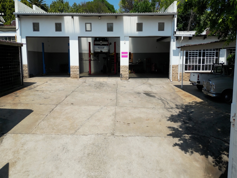 Commercial Property for Sale in Fontainebleau Gauteng