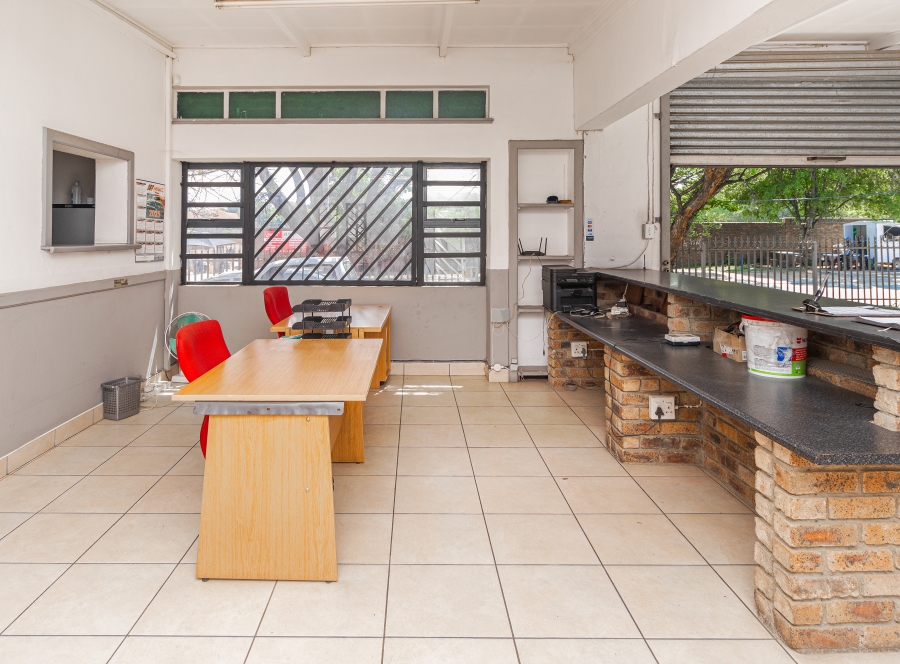 Commercial Property for Sale in Fontainebleau Gauteng