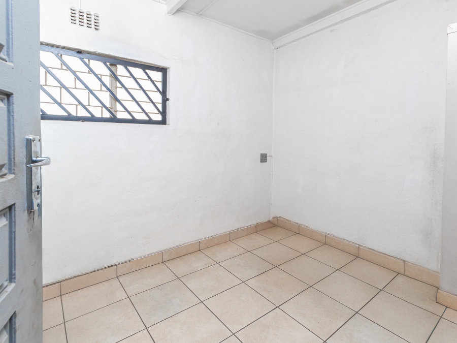 Commercial Property for Sale in Fontainebleau Gauteng