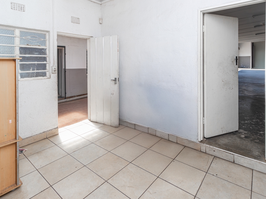 Commercial Property for Sale in Fontainebleau Gauteng