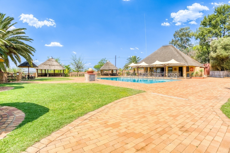 Commercial Property for Sale in Chartwell Gauteng