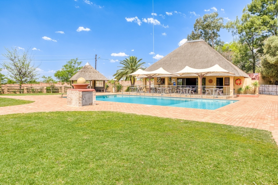 Commercial Property for Sale in Chartwell Gauteng