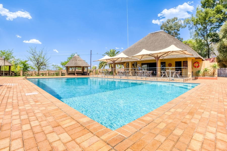 Commercial Property for Sale in Chartwell Gauteng