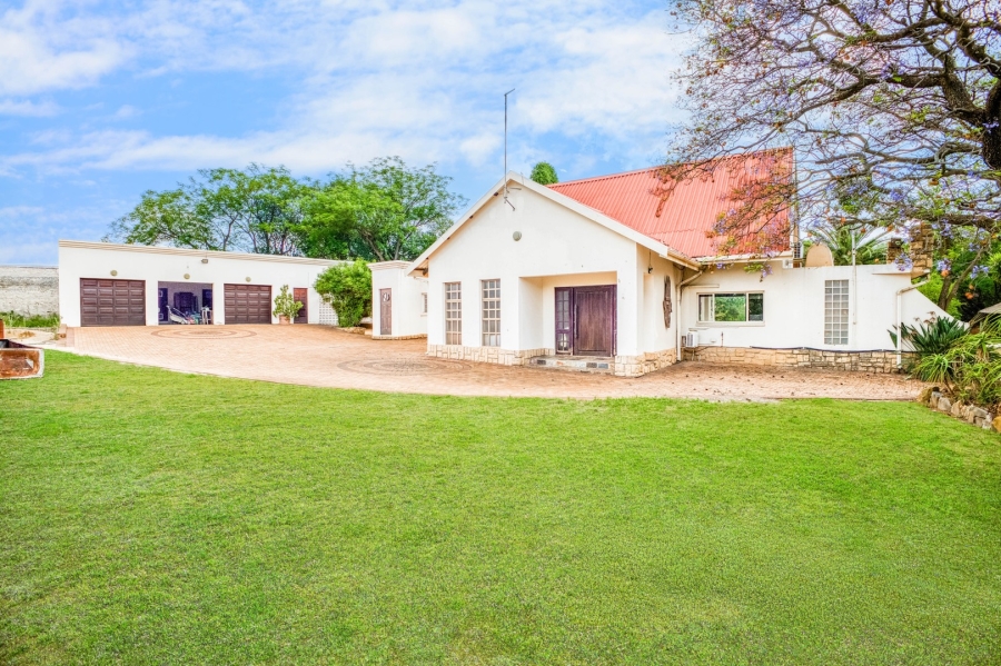 Commercial Property for Sale in Chartwell Gauteng