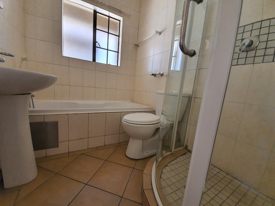 To Let 3 Bedroom Property for Rent in Oriel Gauteng
